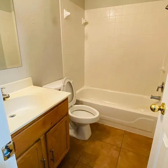 2560 Vernell Way — Photo 8