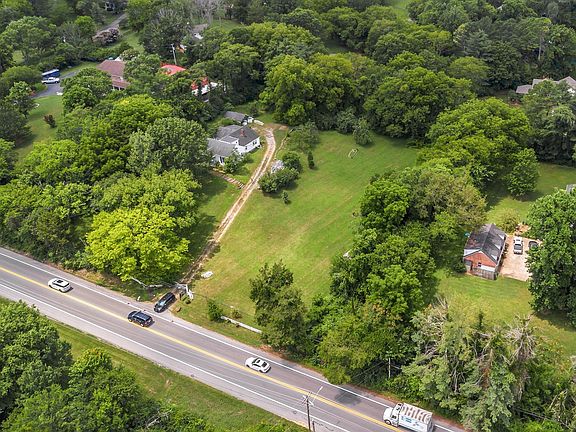 3rd image of 517 Franklin Rd