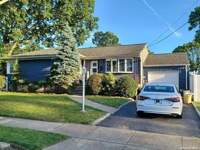 168 Walnut St, Massapequa Park, NY, 11762