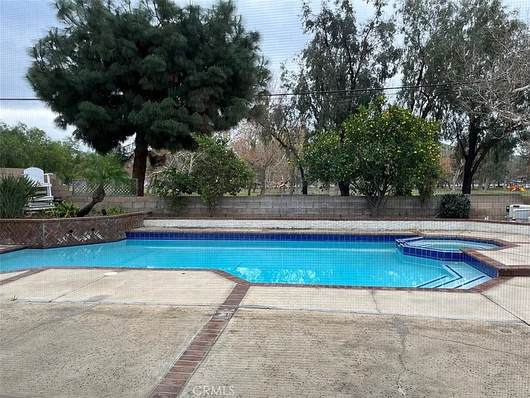 8024 E Woodsboro Ave — Photo 18