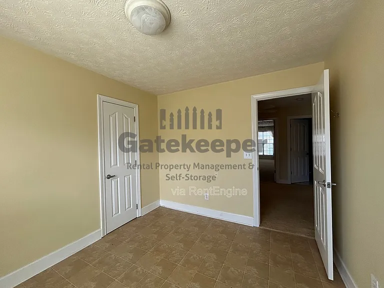 111 Hanbury Ln — Photo 24