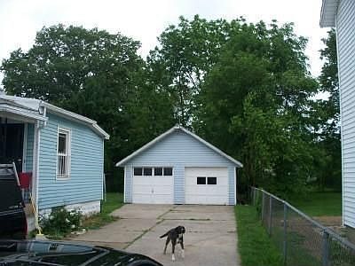 2nd image of 610 W 24th St