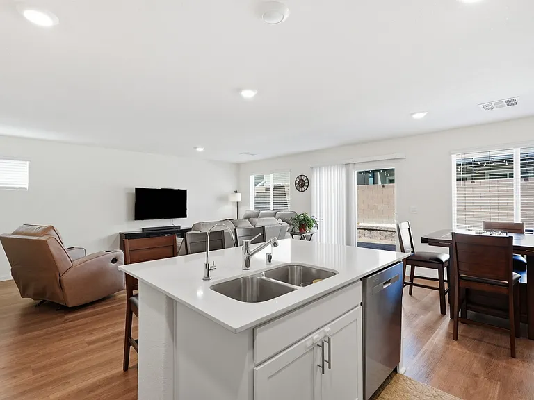 1502 Brianna Falls Dr — Photo 12