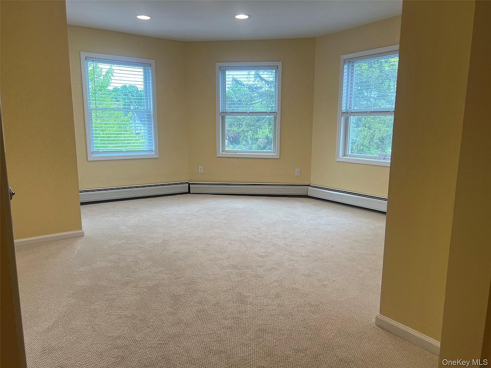 1st image of 15 N Liberty Dr #1