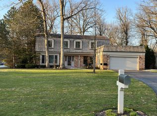 1 Royal Ct, Lincolnshire, IL 60069