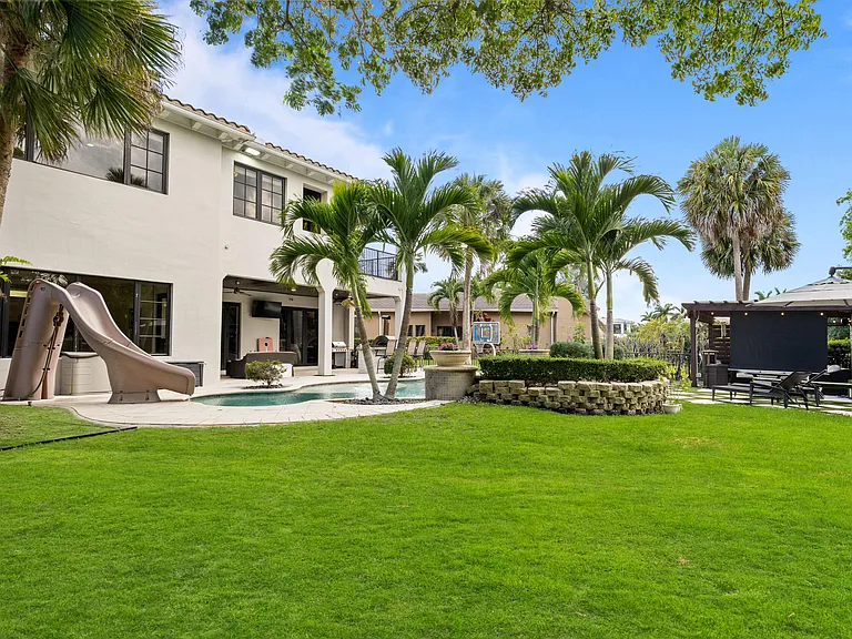 9521 Eden Mnr — Photo 37