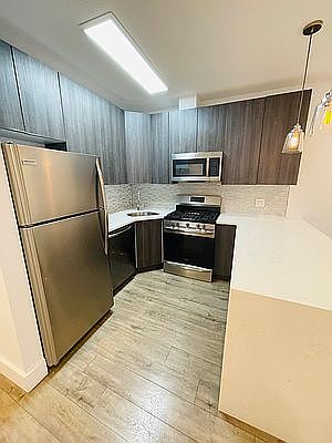 1st image of 25-35 18th St #2AR
