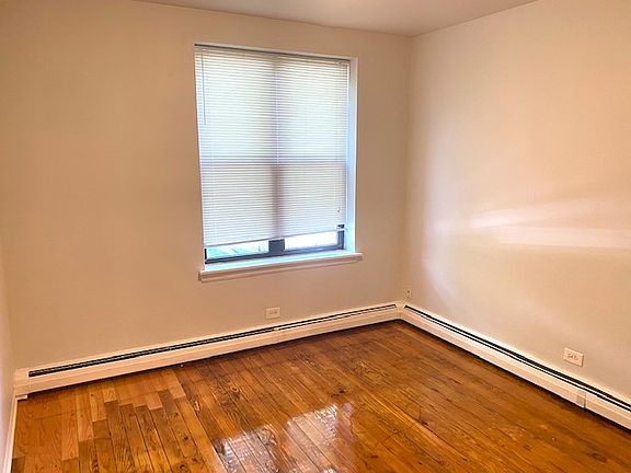 2nd image of 4915 S Drexel Blvd APT 202