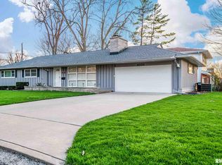 1002 W Ridge Rd, Peoria, IL 61614