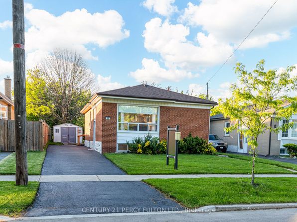 10 Mendip Cres, Toronto, ON M1P 1Y4