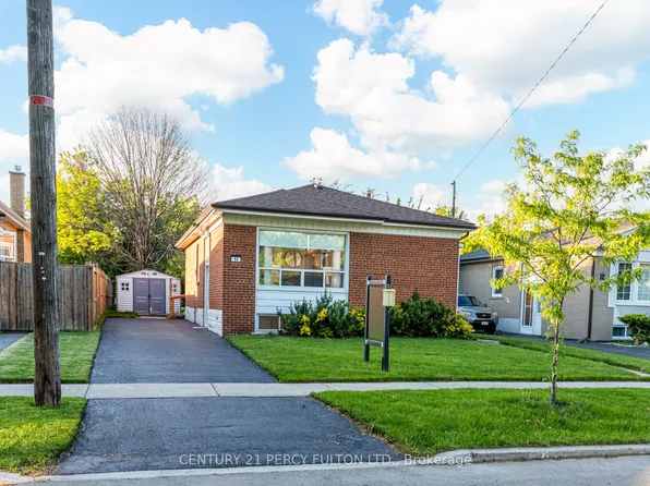 10 Mendip Cres, Toronto, ON M1P 1Y4