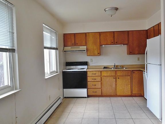 4th image of 3940 Stonedike Dr APT B