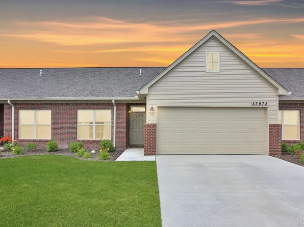 23972 White Pine St, Flat Rock, MI 48134