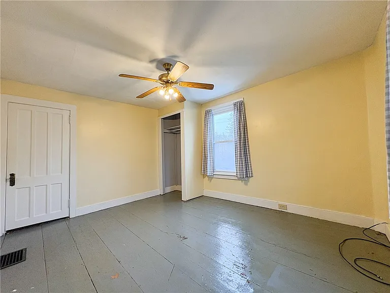 136 Main St — Photo 11