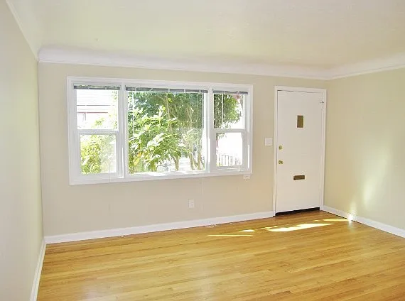 Spacious Mid-Century 1-Bedroom Ready Now! — Photo 2