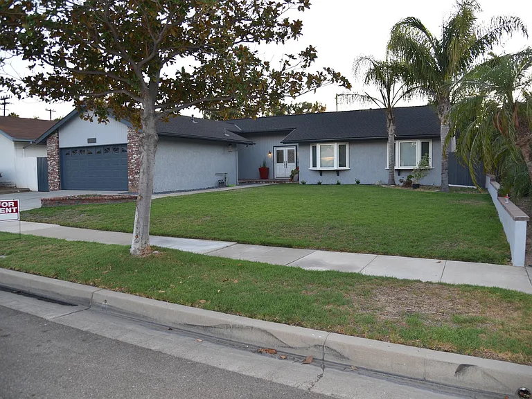 1434 N Kathleen Ln — Photo 1