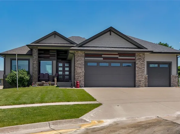 805 SW 8th Ct, Grimes, IA 50111