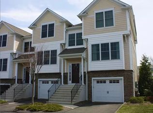 1206 Woodland Hills Dr, Trumbull, CT 06611