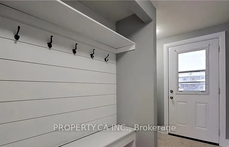 43 Barrett Cres — Photo 8