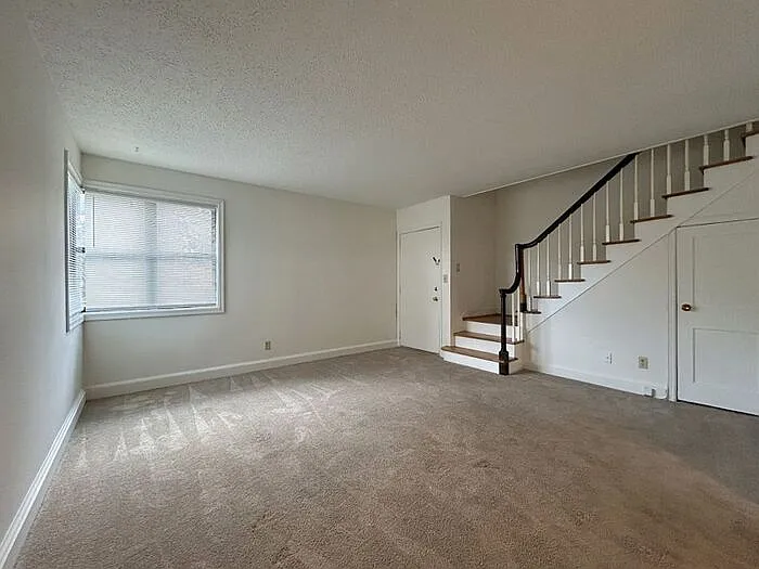 271 Myron Cir #271 — Photo 3