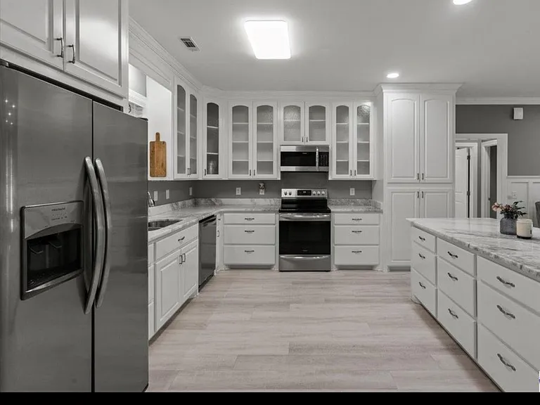 528 Azalea Dr — Photo 5