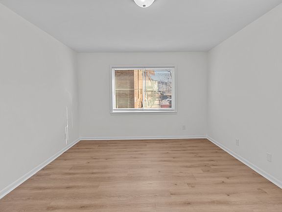 3rd image of 121 Heath St #05bc9a4d6