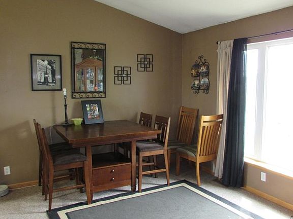 3rd image of 831 Eulaine Cir
