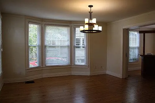6 bed, 3098 sqft, $8,100 — Photo 2