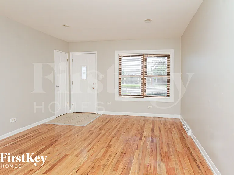 7744 Lotus Ave — Photo 3