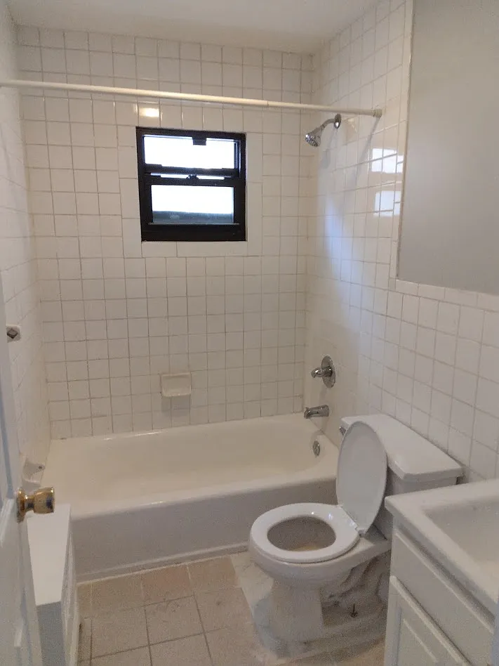 2 bed, 1000 sqft, $2,400 — Photo 3