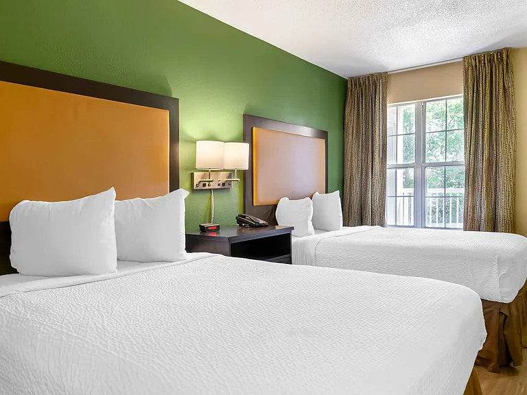 Studio Suite - 2 Full Beds