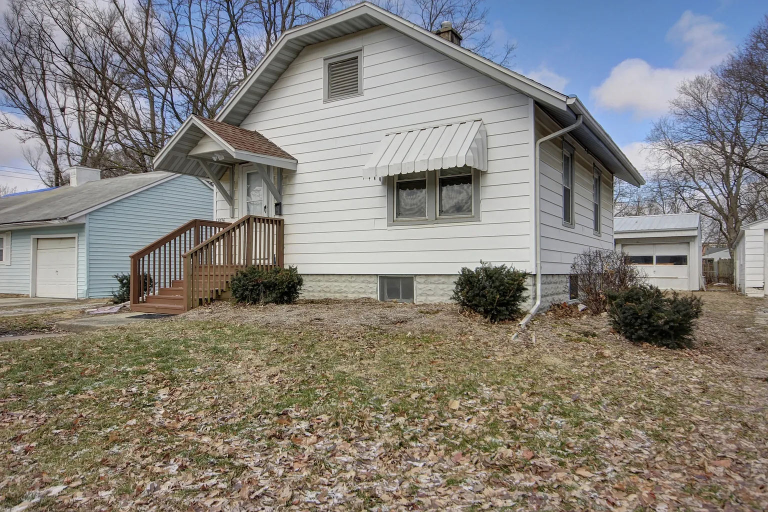 826 W Maple St photo 1