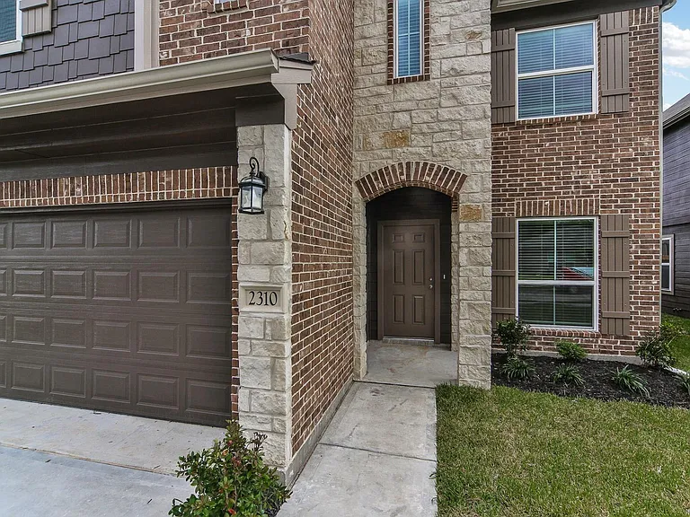 2310 Garden Square Path — Photo 2