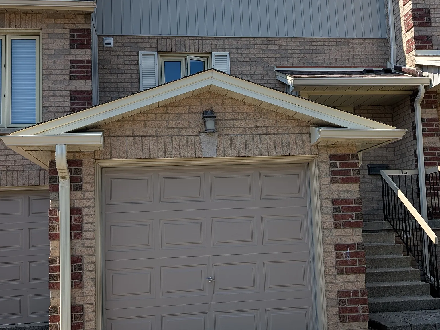 120 College — Photo 1