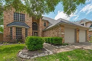 2710 Five Oaks Dr — Photo 1