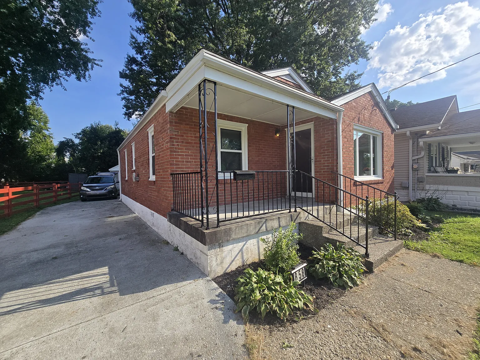 2 bed, 890 sqft, $1,250 — Photo 2