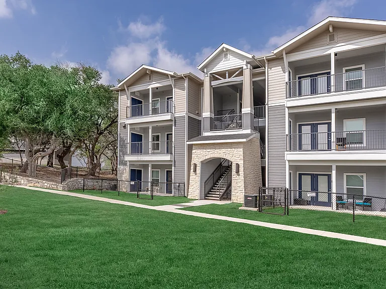 Exterior Vantage at Fair Oaks