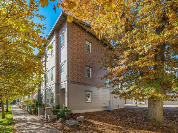 11625 SW Collina Ln, Wilsonville, OR 97070