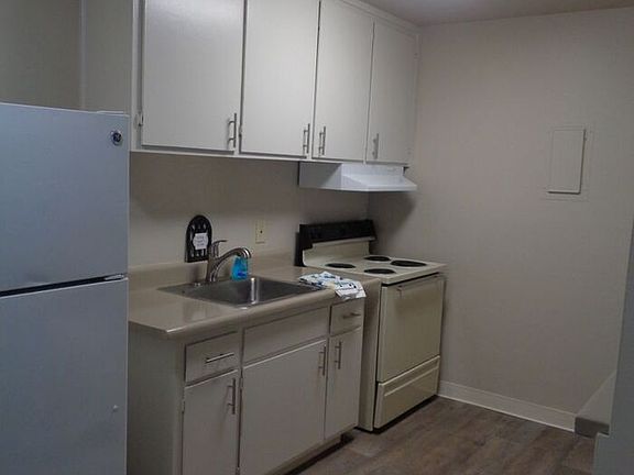 3rd image of 2941 Marconi Ave #4