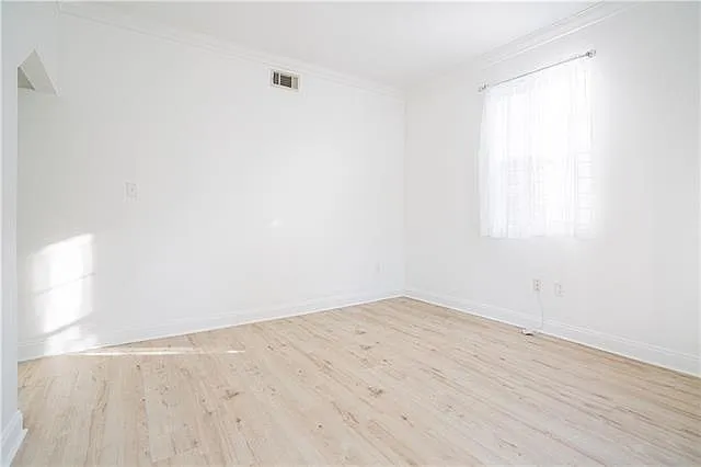 5531 Willow St — Photo 3