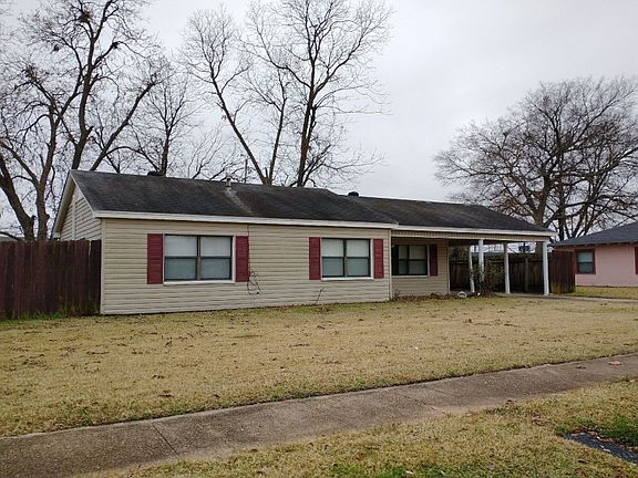 3rd image of 228 Lincoln Dr