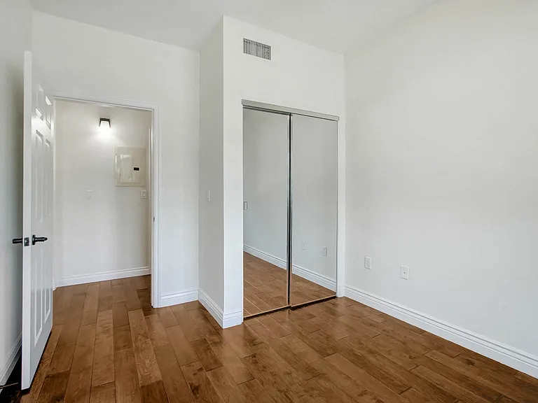 4410 Sepulveda Apartments — Photo 44