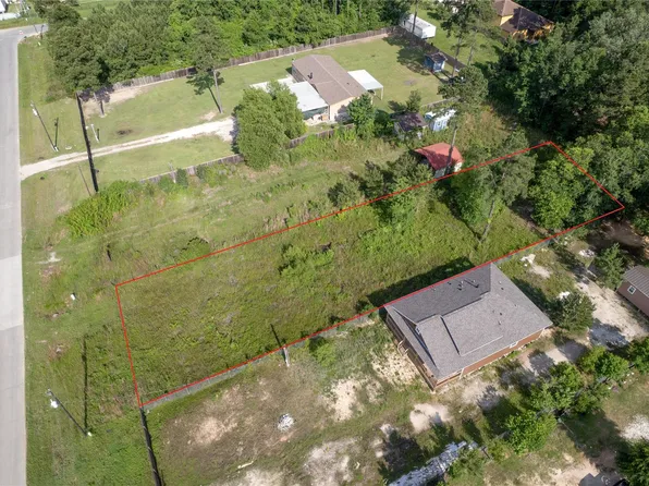 282 County Road 3544, Cleveland, TX 77327