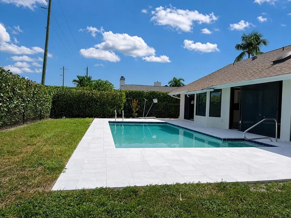 2537 Kings Lake Blvd