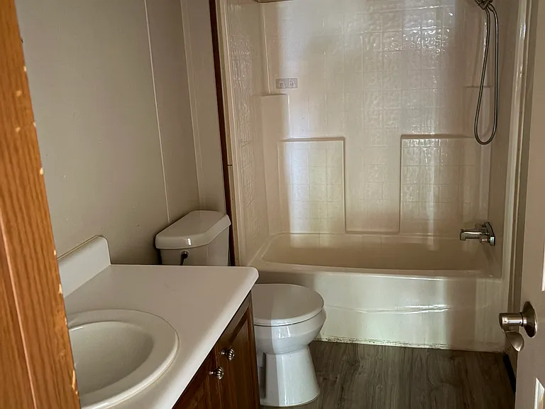 7922 Willowick Dr — Photo 12