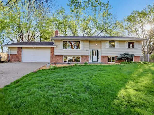 11429 Valley Ct, Burnsville, MN 55337