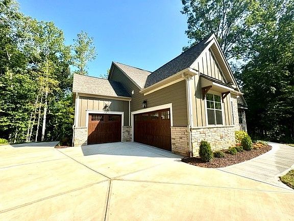 2 story home with a finished basement and golf course views