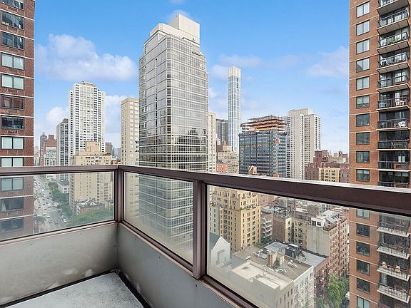 2nd image of 250 E 54th St APT 21D
