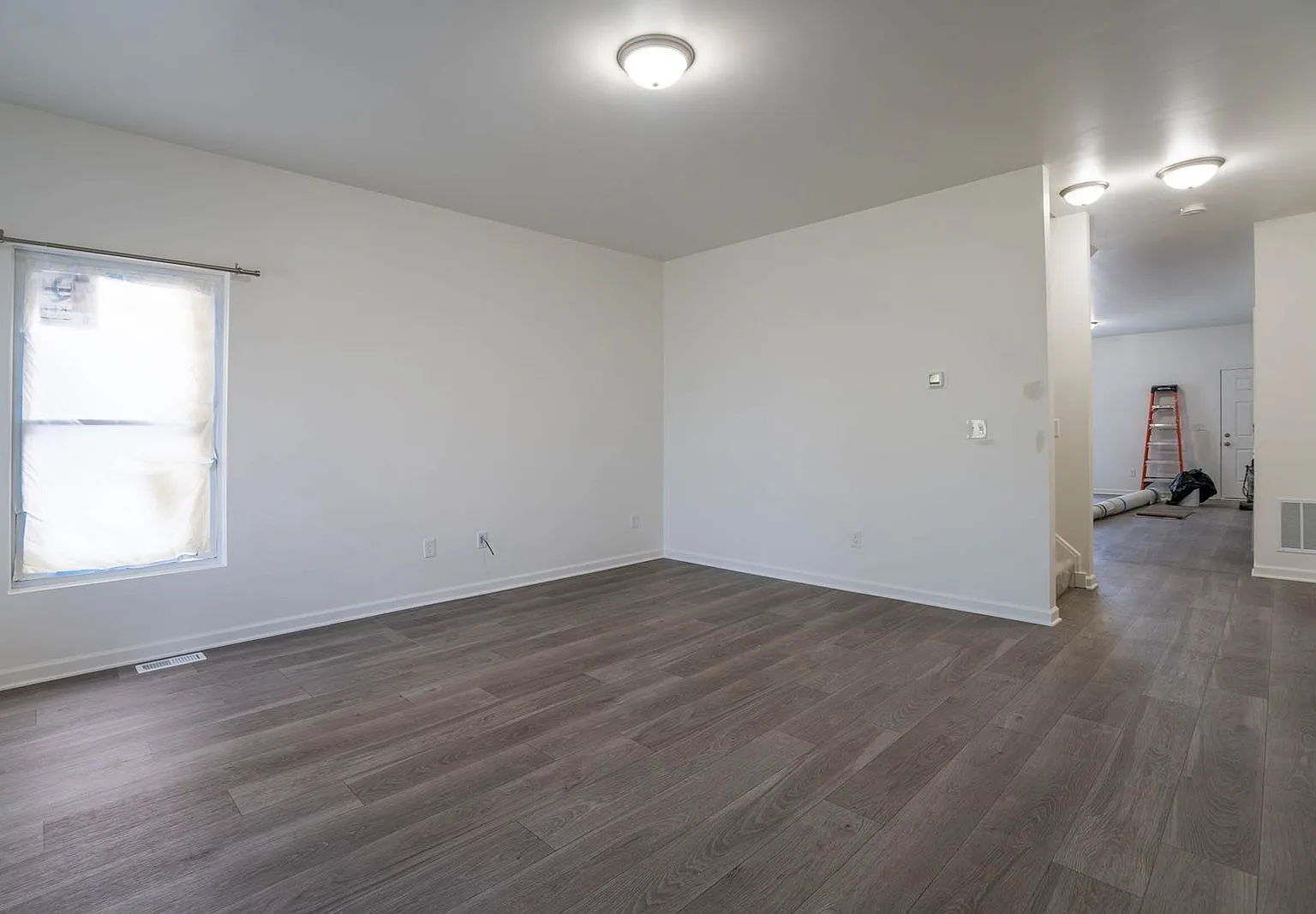 5 bed, 2.0 bath, $2,095 — Photo 4