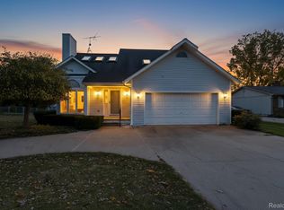 5071 June Dr, Almont, MI
